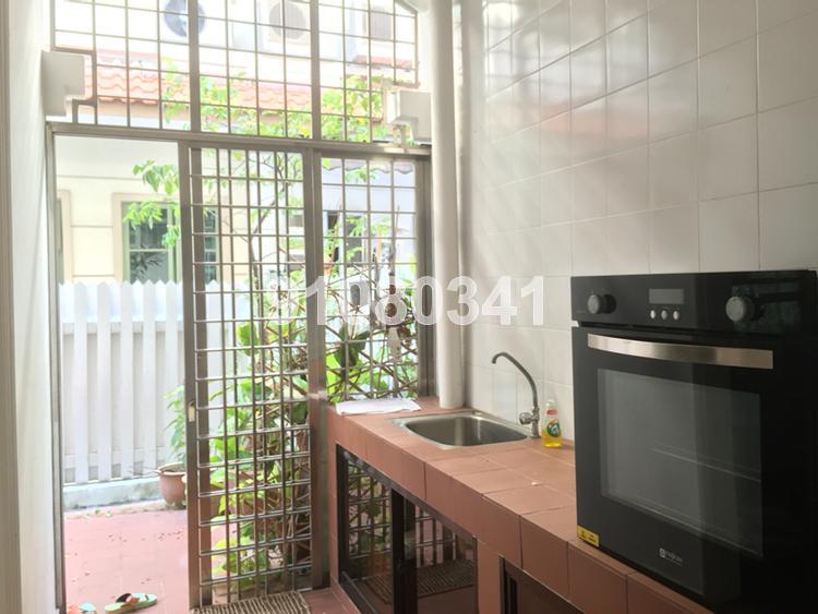 Eastwood Walk (D16), Terrace #106205292